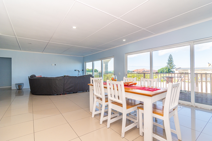 4 Bedroom Property for Sale in Pearly Beach Western Cape